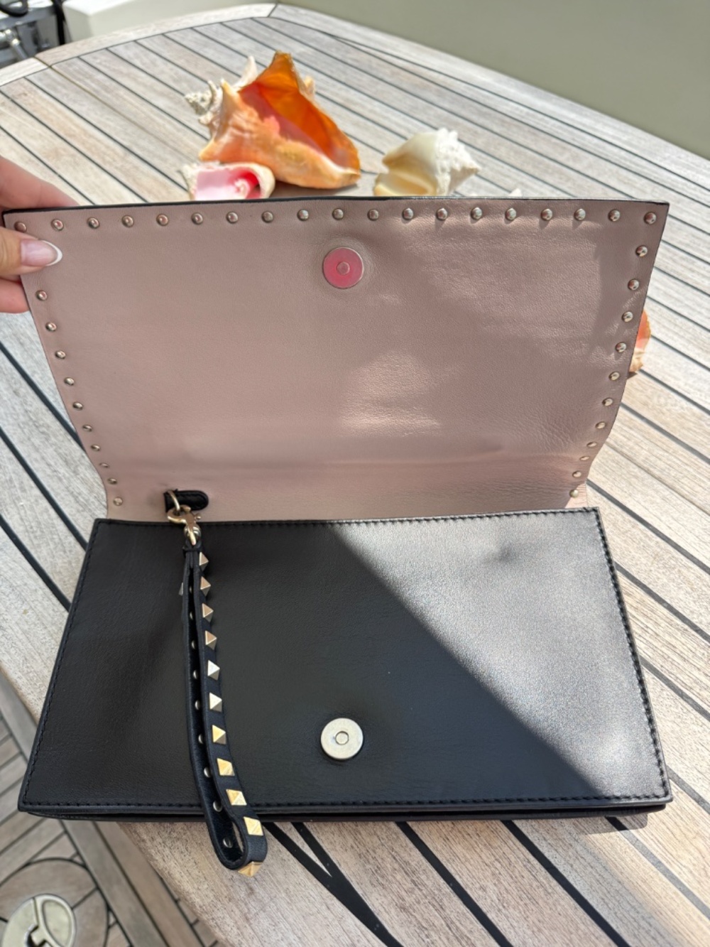 Valentino Garvanni Nappa Watercolor Rockstud Wristlet Clutch in Black Pre-Owned - Picture 3 of 7